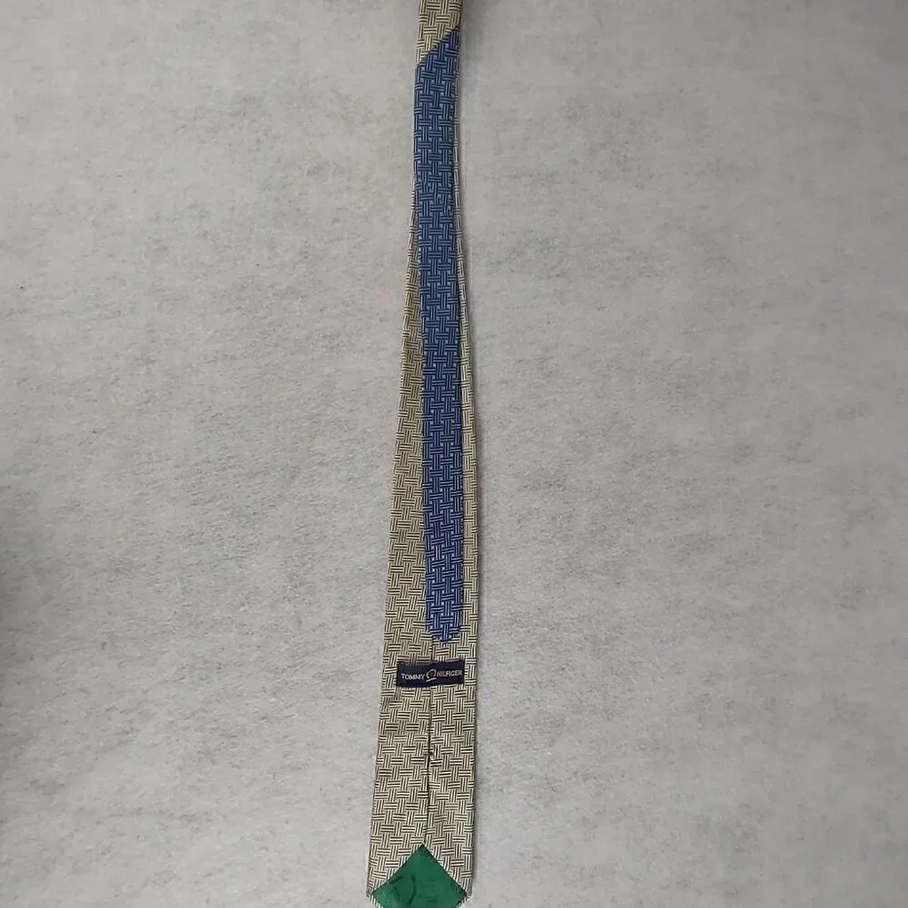 Tommy Hilfiger Gold, Tan, Blue Patterned 100% U.S.A Made Silk Necktie